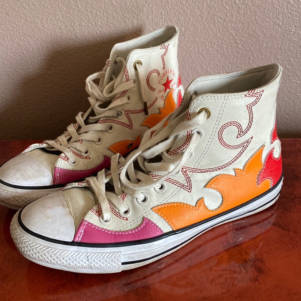Western converses